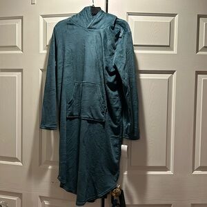 32 DEGREES Heat Women's Hooded Cozy Plush Sleep Lounger "S/M", NWT.